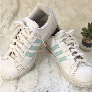 Adidas aqua stripe size 7.5 sneakers